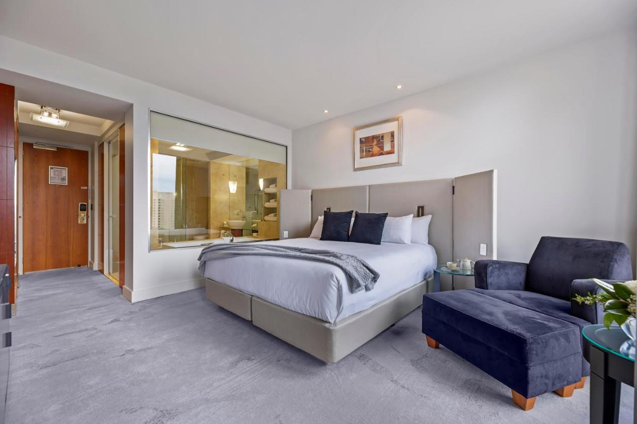 Peppers Waymouth Hotel Adelaide Eksteriør bilde A bedroom at the hotel