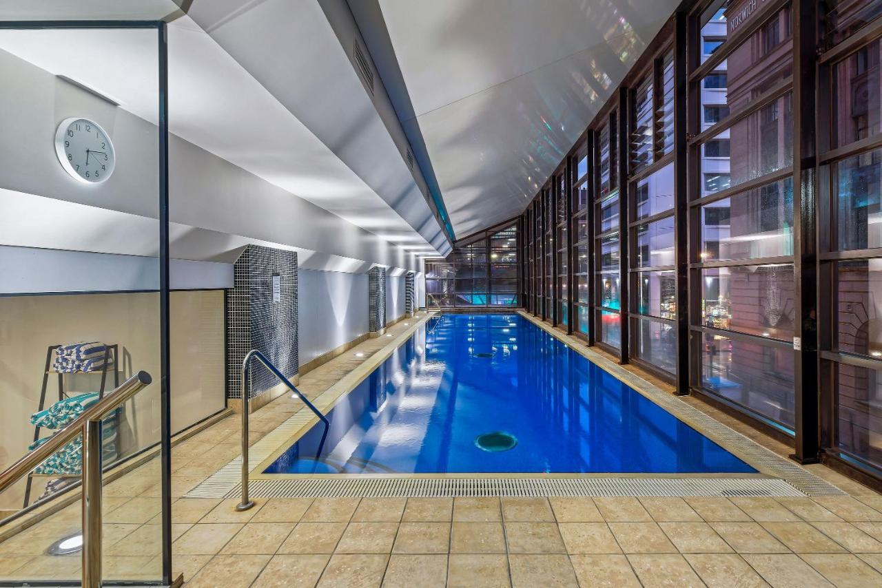 Peppers Waymouth Hotel Adelaide Eksteriør bilde The pool at the Ritz-Carlton, Melbourne