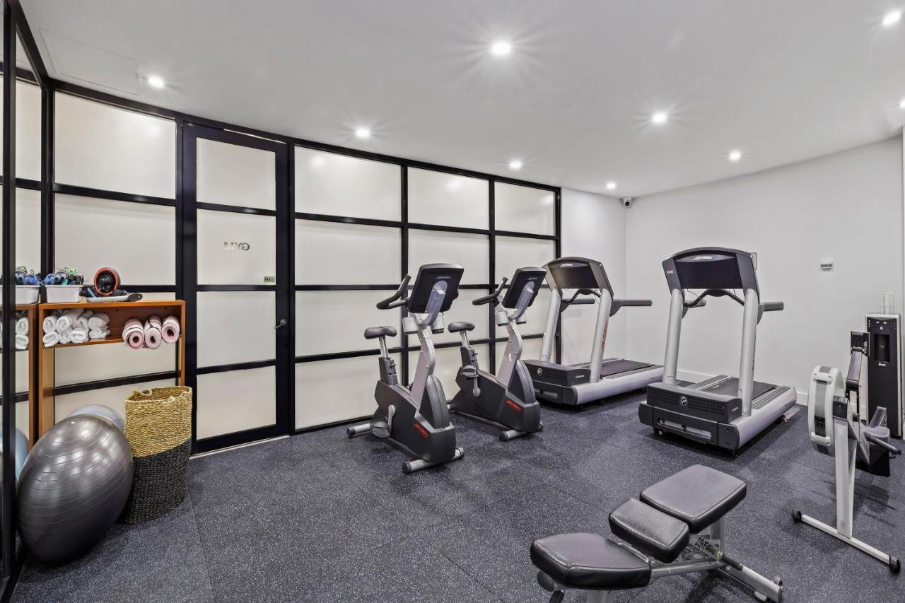 Peppers Waymouth Hotel Adelaide Eksteriør bilde A home gym