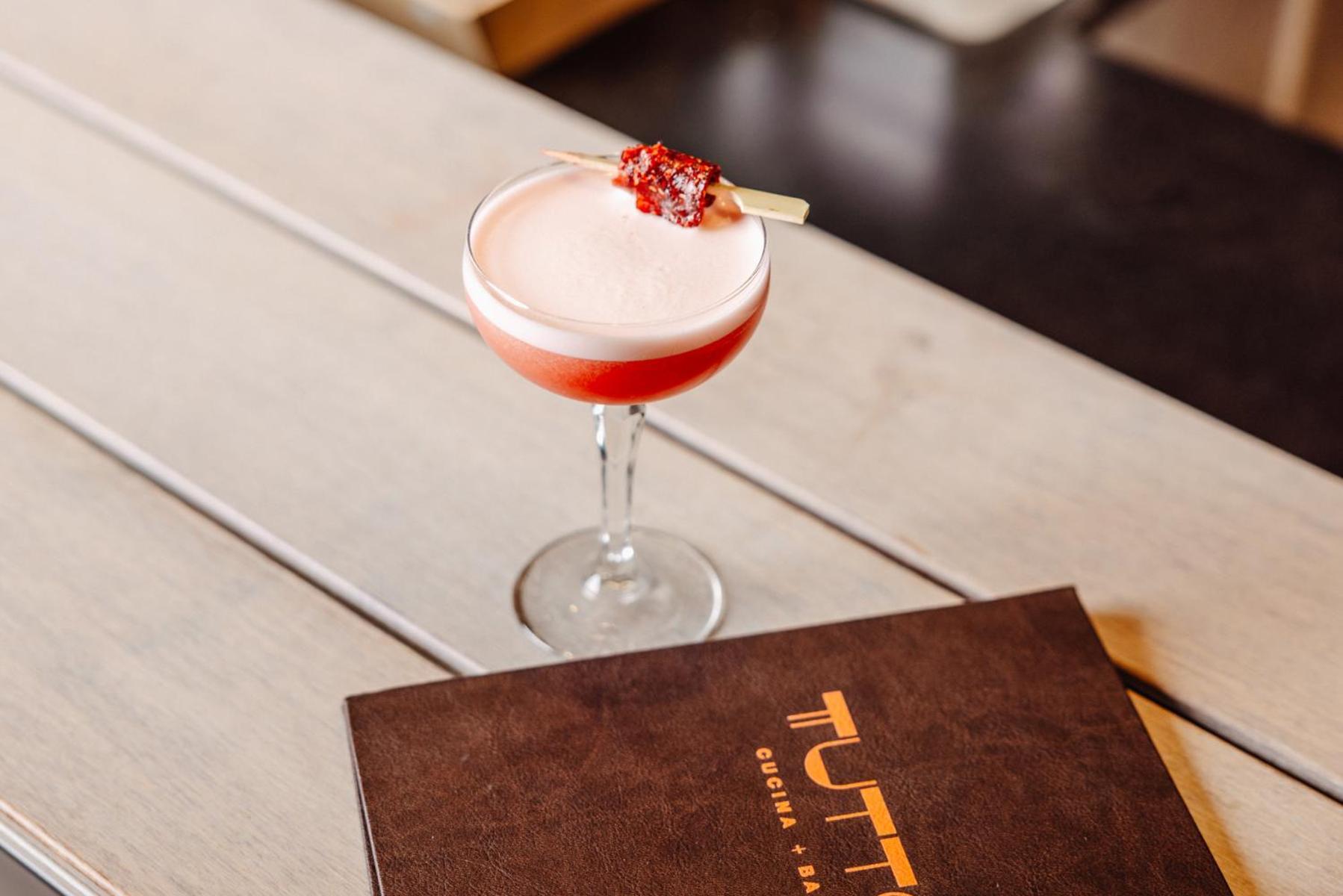 Peppers Waymouth Hotel Adelaide Eksteriør bilde A Clover Club cocktail