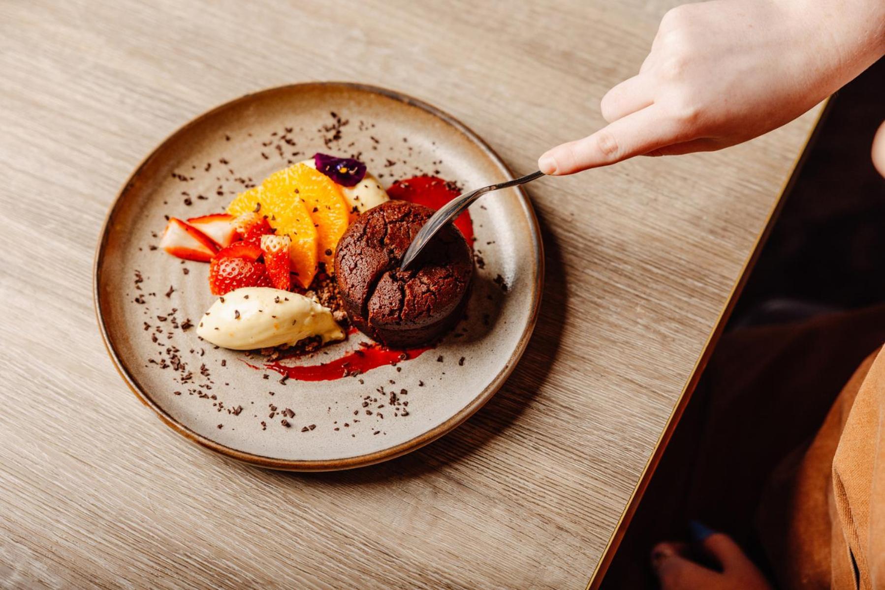 Peppers Waymouth Hotel Adelaide Eksteriør bilde A chocolate dessert